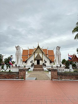 นำเที่ยววัดที่น่าน